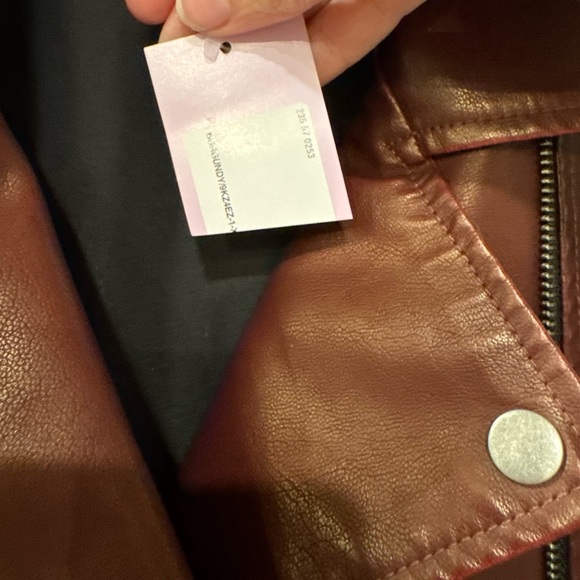 Oversized women’s Wild Fable faux leather vest size XS in burgundy W1 - Picture 5 of 8